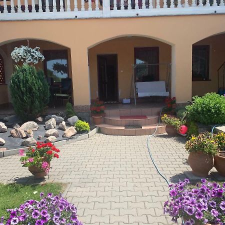Apartmanovy Dom Magda 브르보우 외부 사진